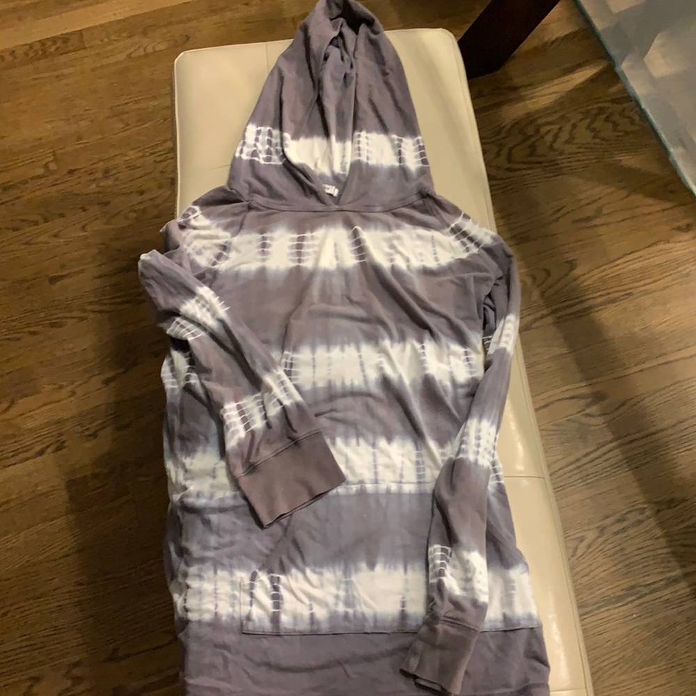 Super soft lightweight hoodie. Allen Allen Size L